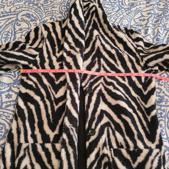 Fleece Jacket, Fashion And Function Blended, Black and Zebra, Reversible,M - Picture 8 of 13